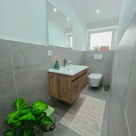 Modern Boutique With Private Entrance And Parking *